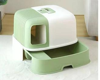 Fully enclosed cat litter box
