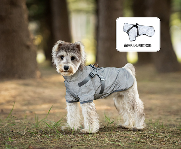 Reflective camouflage raincoat